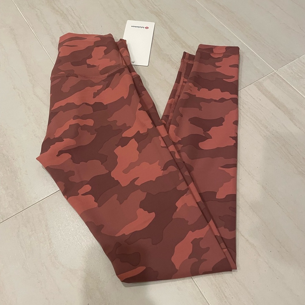 Lululemon Wunder Under 28”